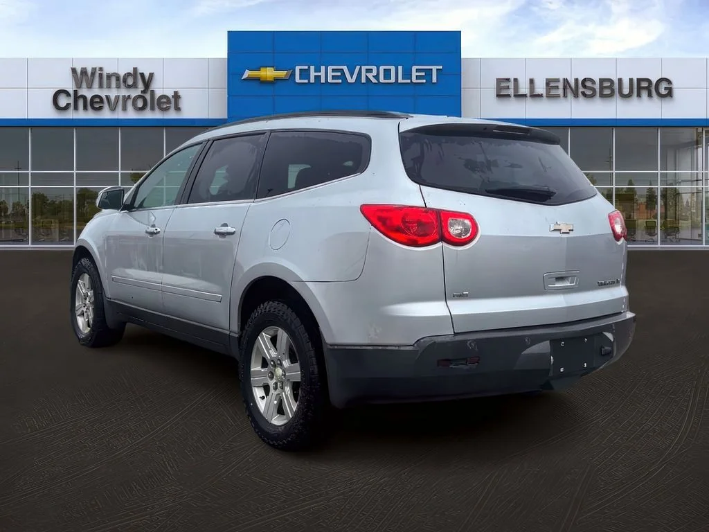 Used 2010 Silver Ice Metallic Chevrolet LT w/1LT image 5