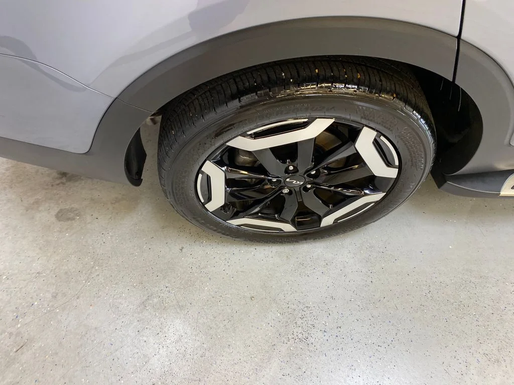 Used 2025 Silver Kia S image 13