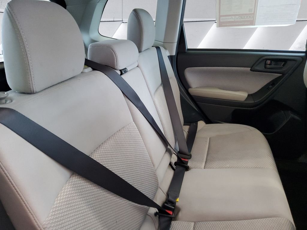 Used 2018 Gray Subaru 2.5i Premium image 16