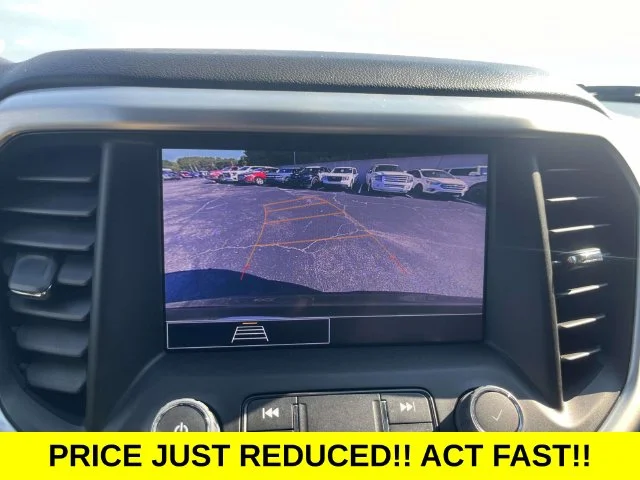 Used 2023 Black GMC SLE image 31