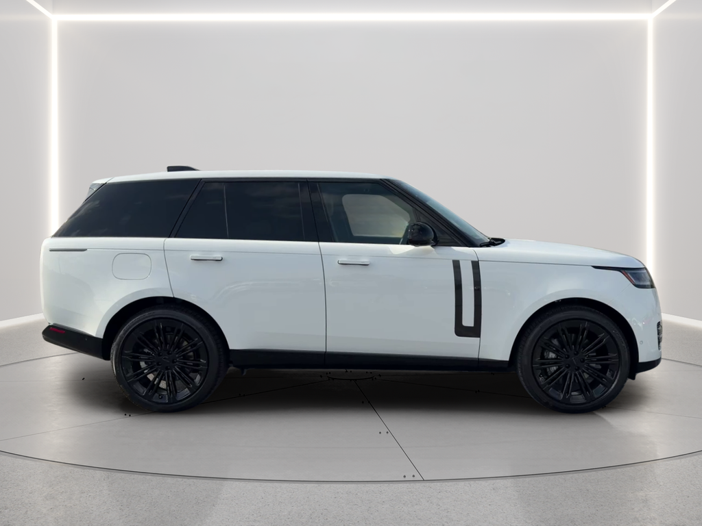 New 2026 Fuji White Land Rover SE image 4