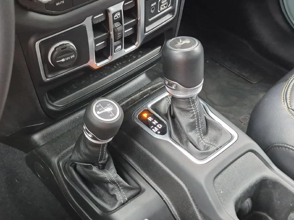 Used 2024  Jeep Sahara 4xe image 16