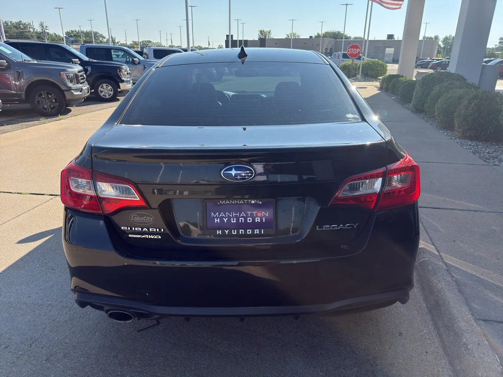 Used 2018 Crystal Black Silica Subaru Premium image 7