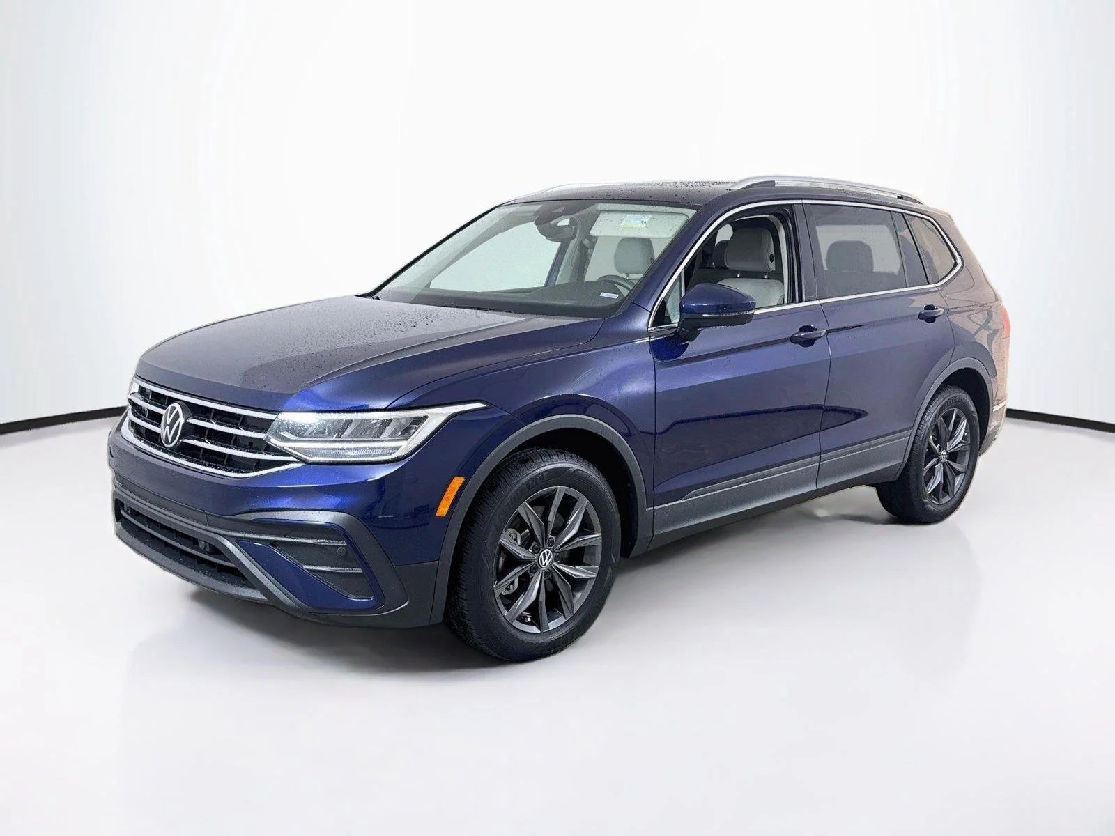 Used 2023 Atlantic Blue Metallic VOLKSWAGEN SE image 1