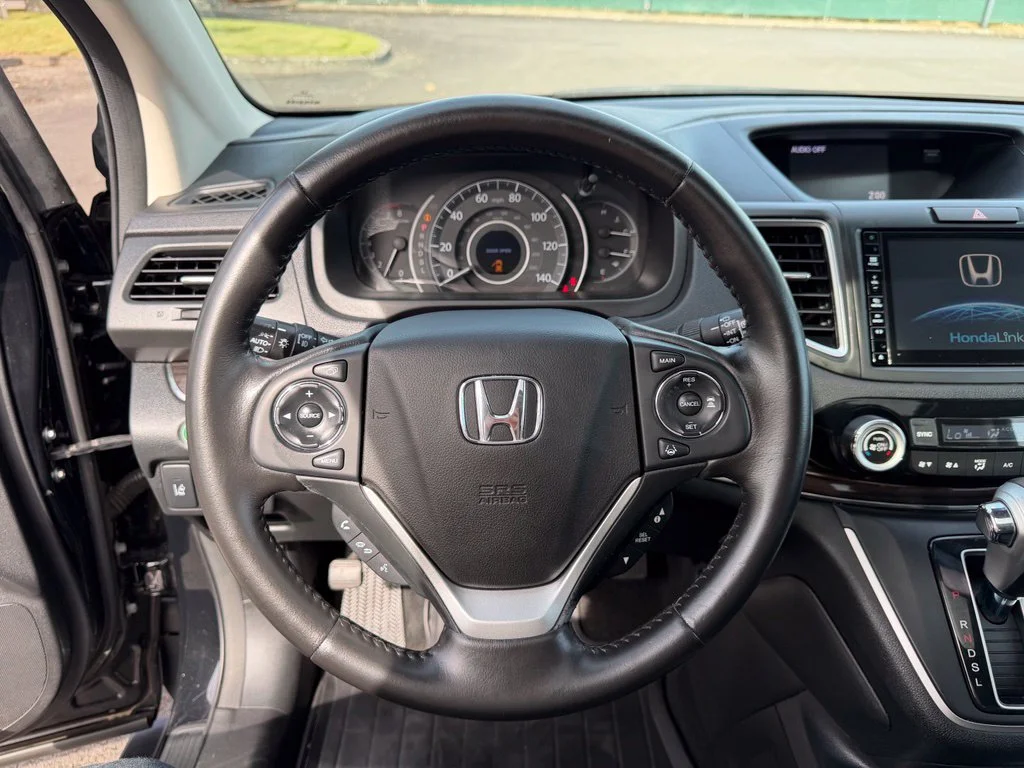 Used 2016 Crystal Black Pearl Honda Touring image 19