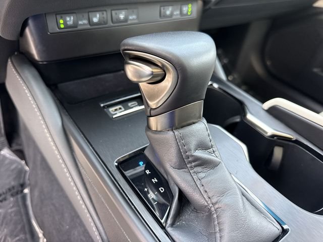 2025 Lexus ES Hybrid 300h - Photo 20