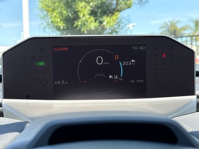 New 2026 Wind Chill Pearl <sup>1</sup> Toyota  XLE image 32