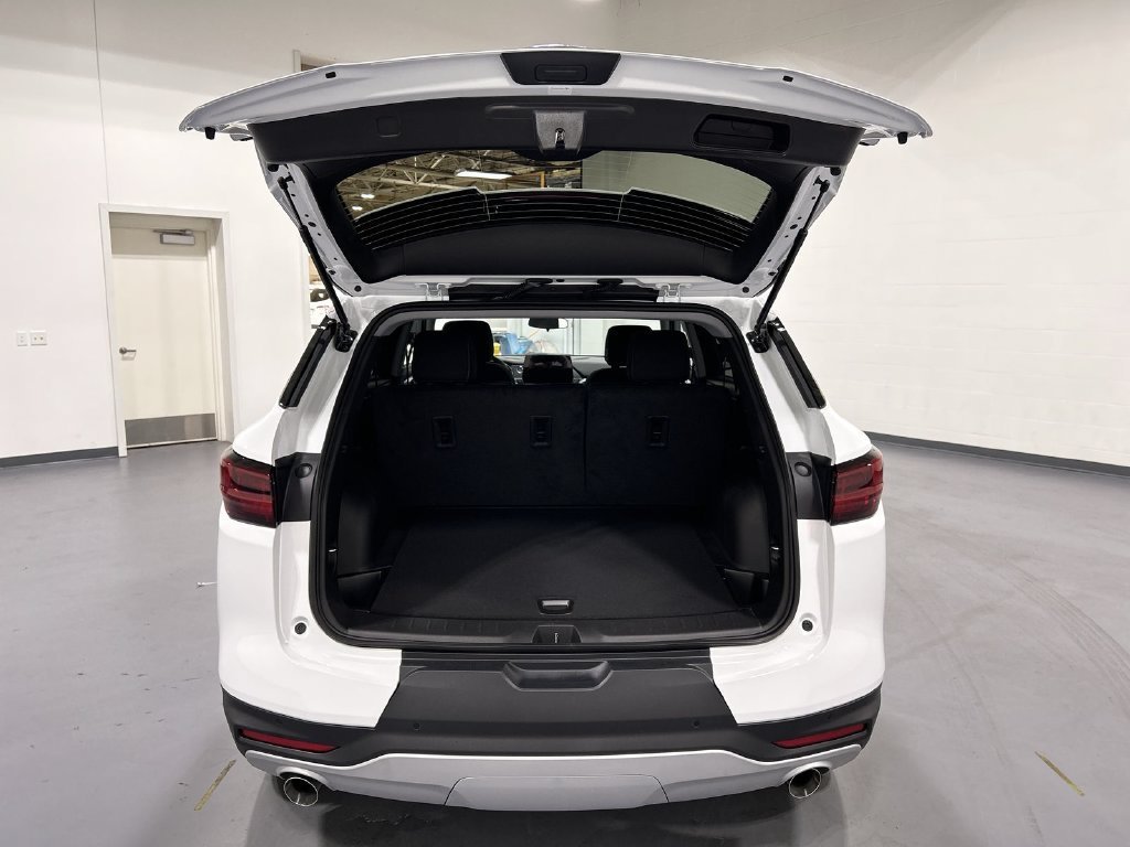 New 2026 Summit White Chevrolet 2LT image 19