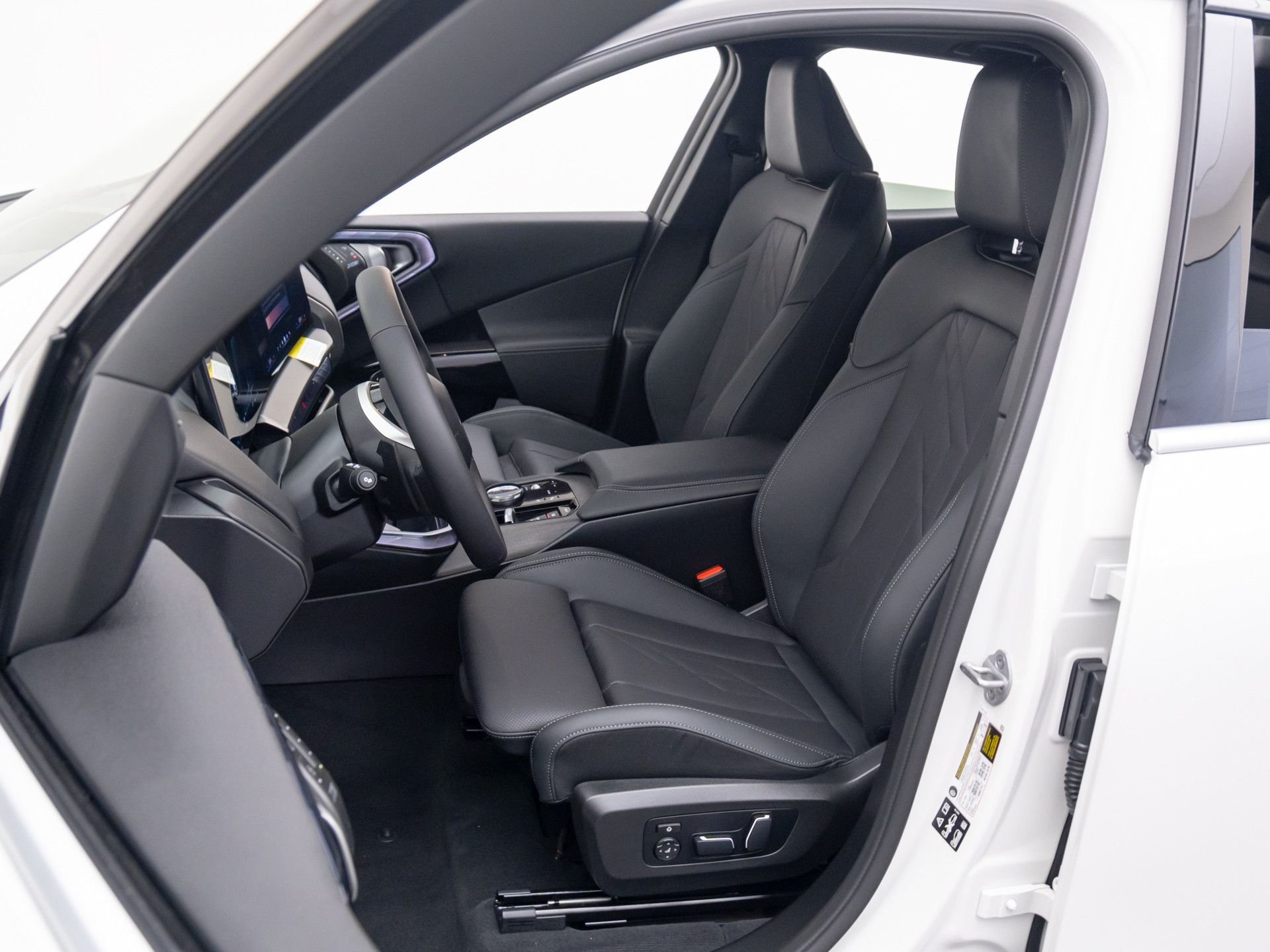 Certified Used 2026 Alpine White BMW 30 xDrive image 15