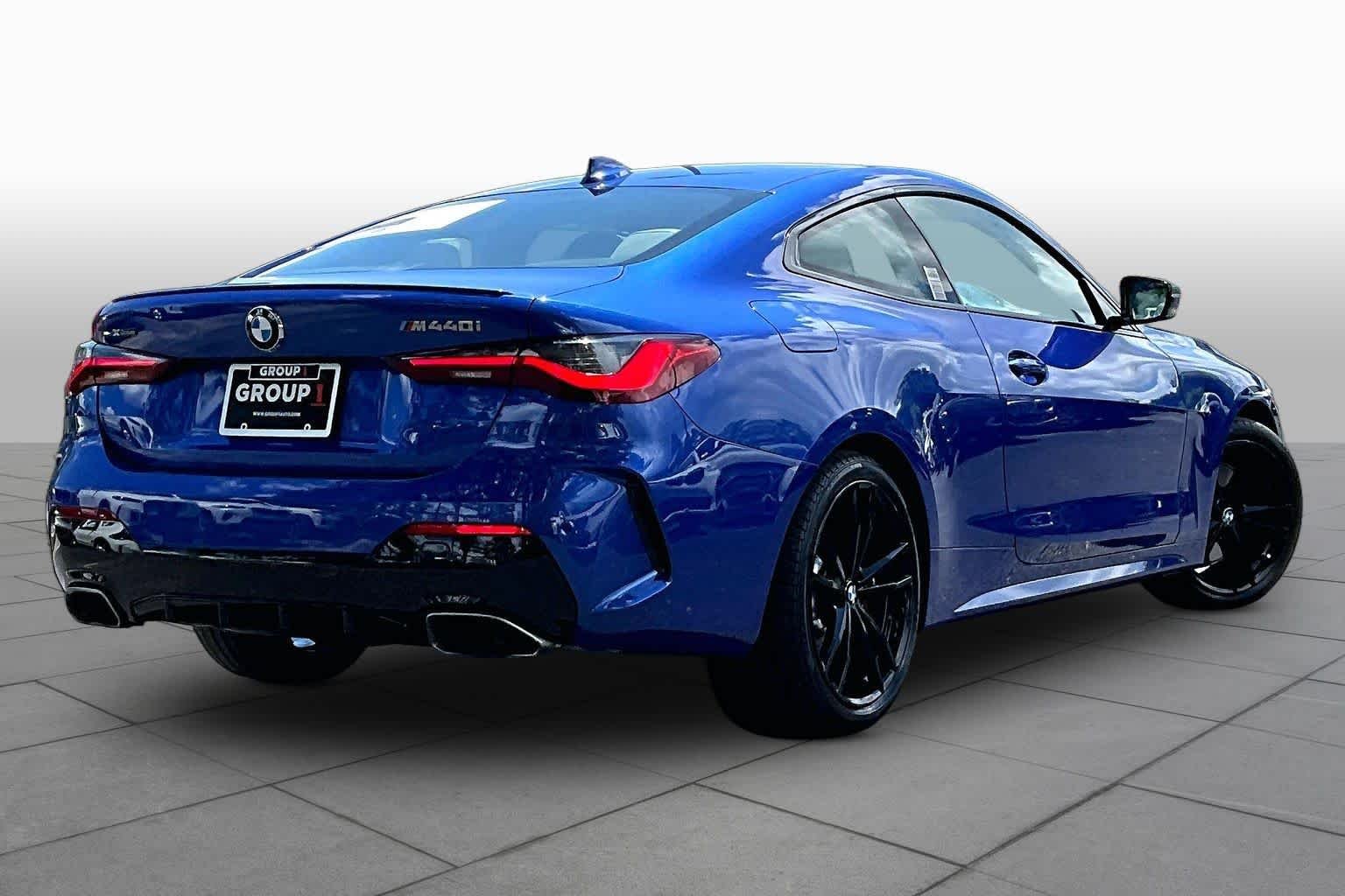 Used 2021 Portimao Blue Metallic BMW M440i xDrive image 13
