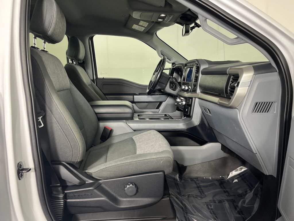Used 2021 Oxford White Ford XLT image 16