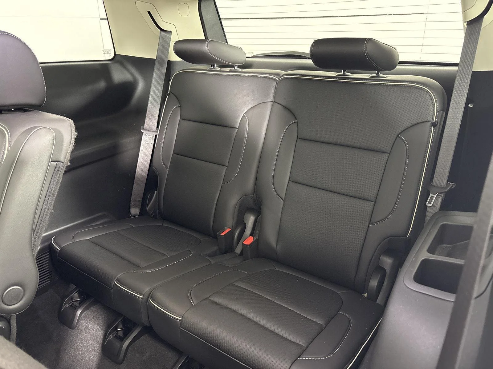 Used 2021 Summit White GMC Denali image 17