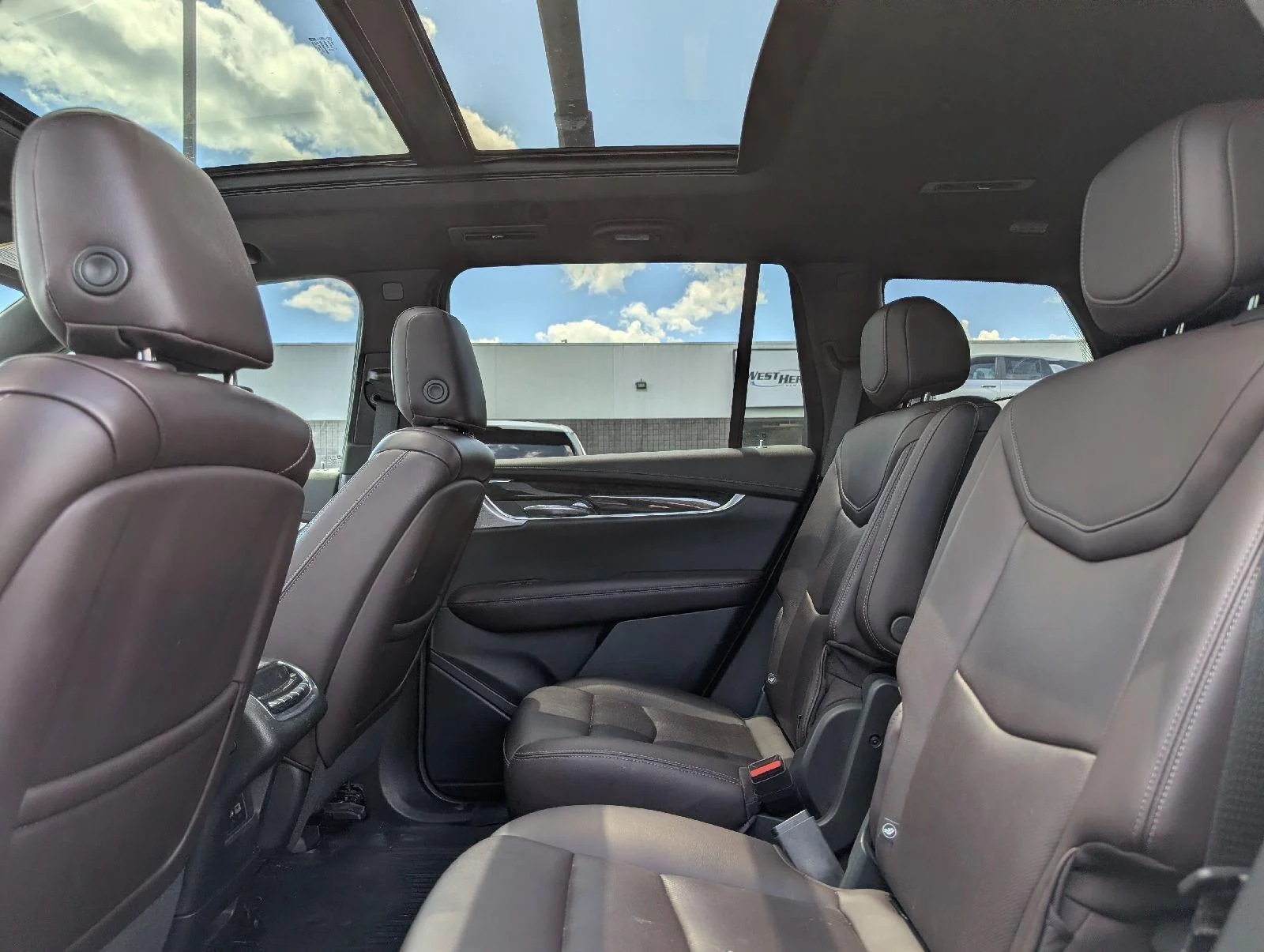 Used 2022 Dark Moon Blue Metallic Cadillac Premium Luxury image 9