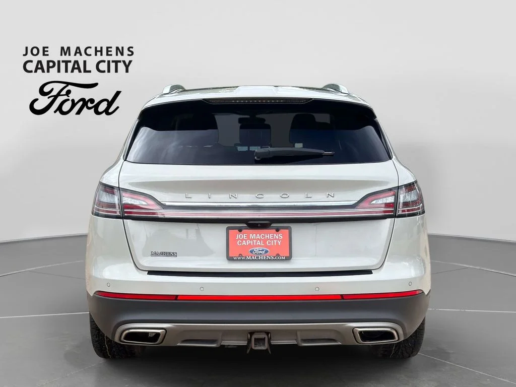 Used 2022 White Lincoln Reserve image 6