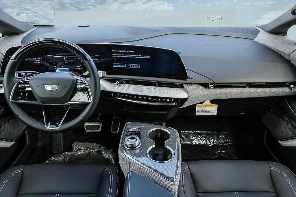2025 Cadillac OPTIQ Sport 1 - Photo 14