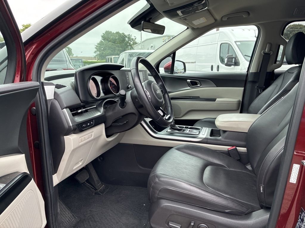 Used 2024 Red Kia LX image 11