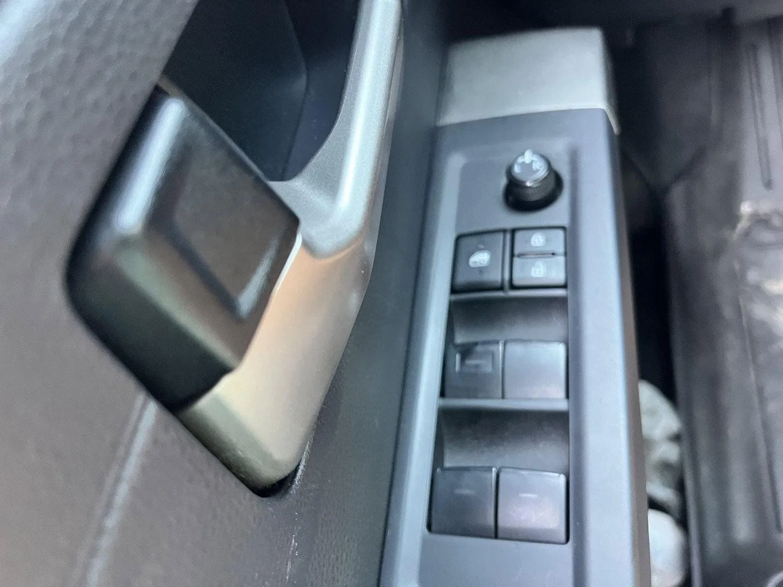 Used 2022 Celestial Silver Metallic Toyota SR5 image 21