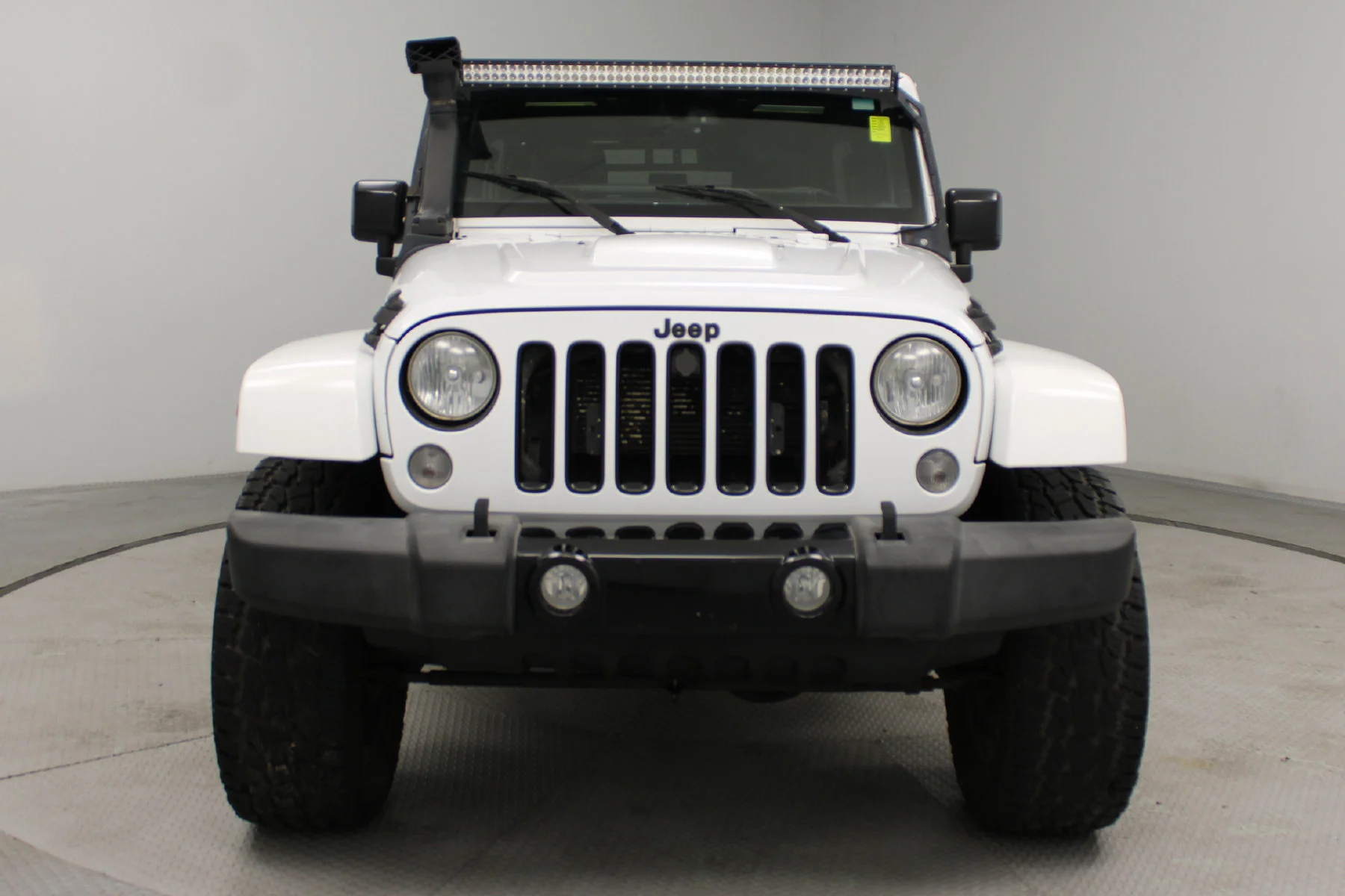 Used 2015 Bright White Clearcoat Jeep 4WD 4dr Altitude image 24