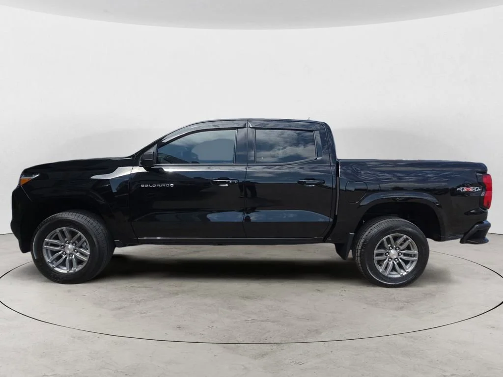 Used 2023 Black Chevrolet LT image 2