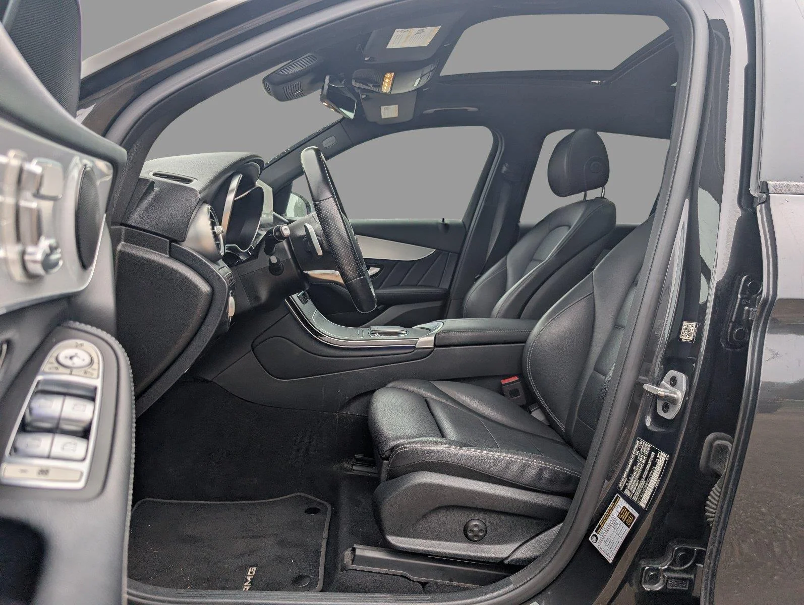 Used 2022 Graphite Grey Metallic Mercedes-Benz GLC 300 image 15
