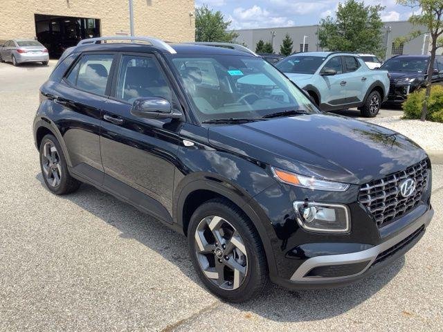 New 2026 Onyx Black Hyundai SEL image 3