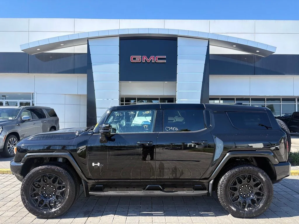 Used 2024 Black GMC 2X image 1