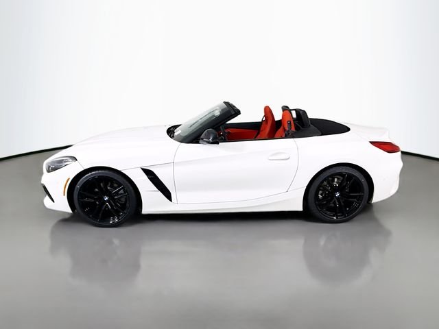 New 2026 Alpine White BMW sDrive30i image 4