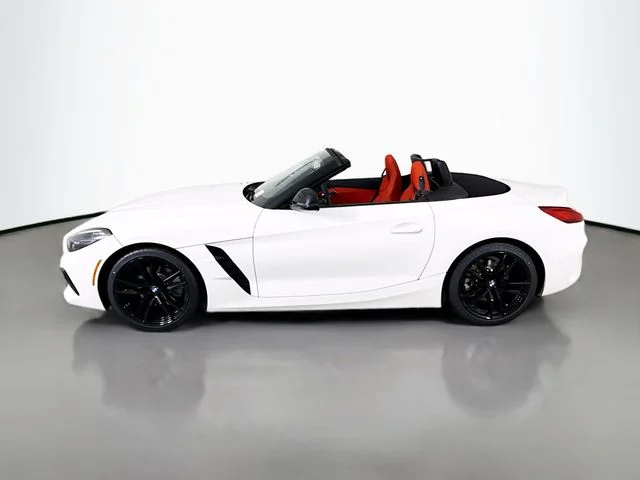 New 2026 White BMW sDrive30i image 4