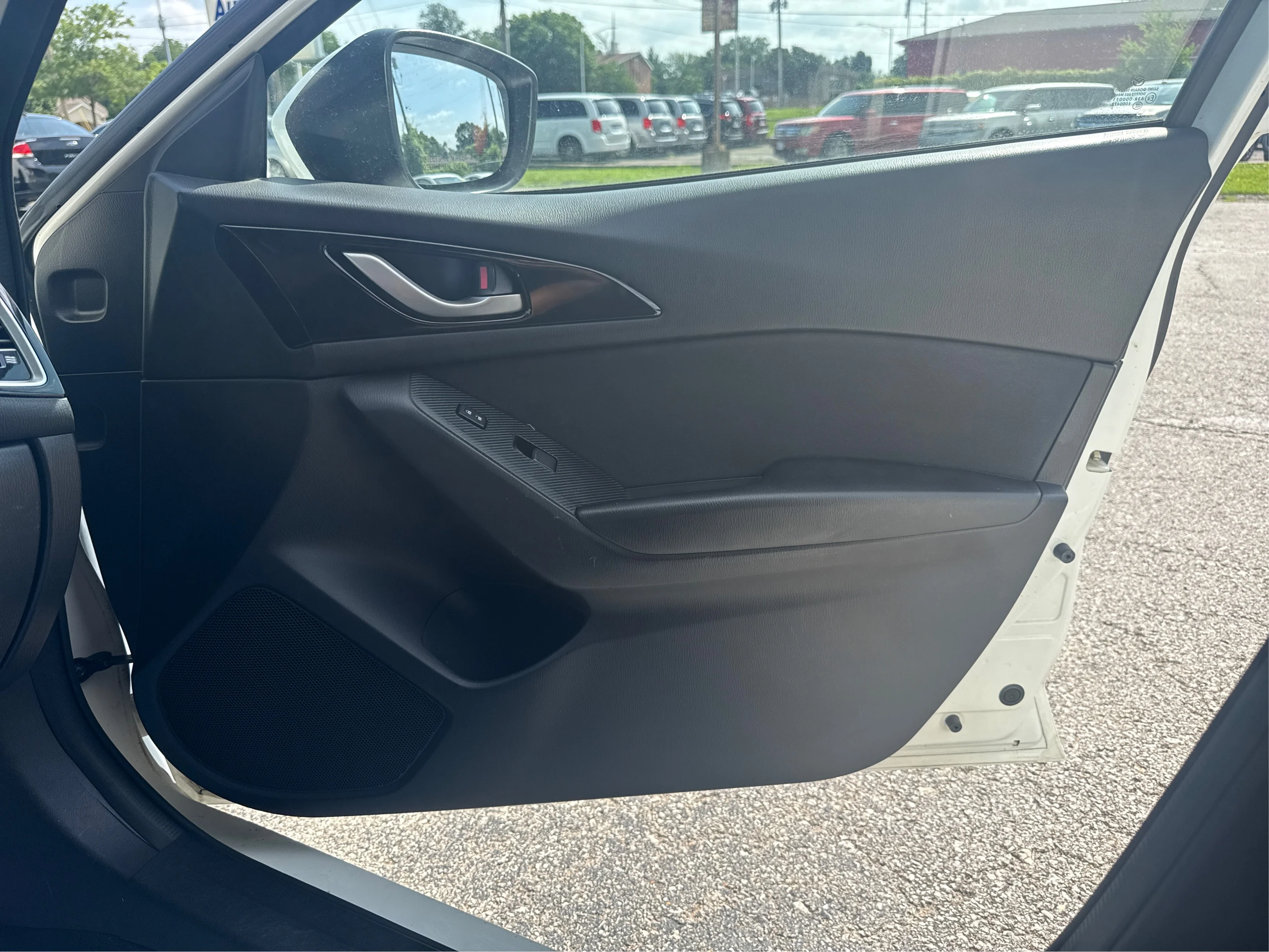 Used 2014 White Mazda i Touring image 21