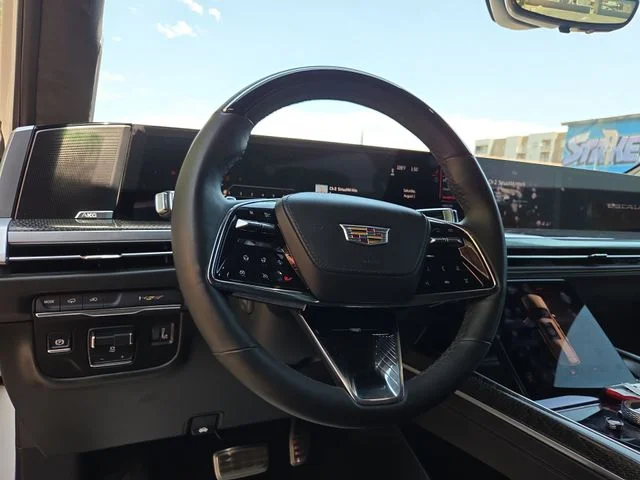 Used 2025 White Cadillac V-Series image 9