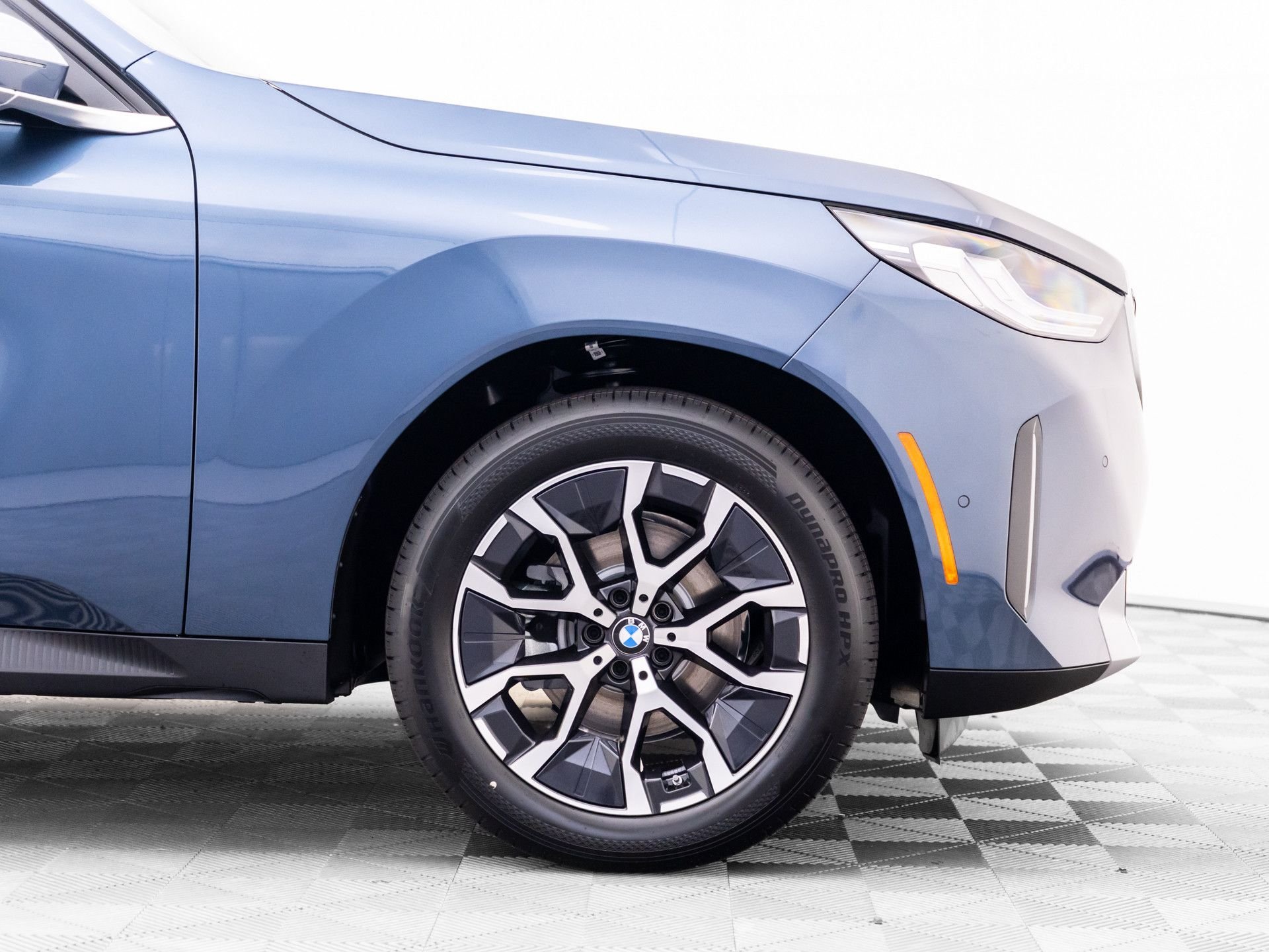 New 2026 Arctic Race Blue metallic BMW 30 xDrive image 34