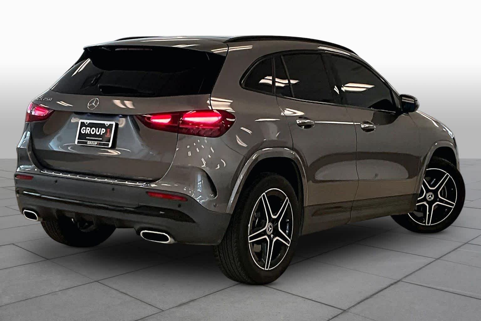 Used 2025 Mountain Grey Metallic Mercedes-Benz GLA 250 image 12