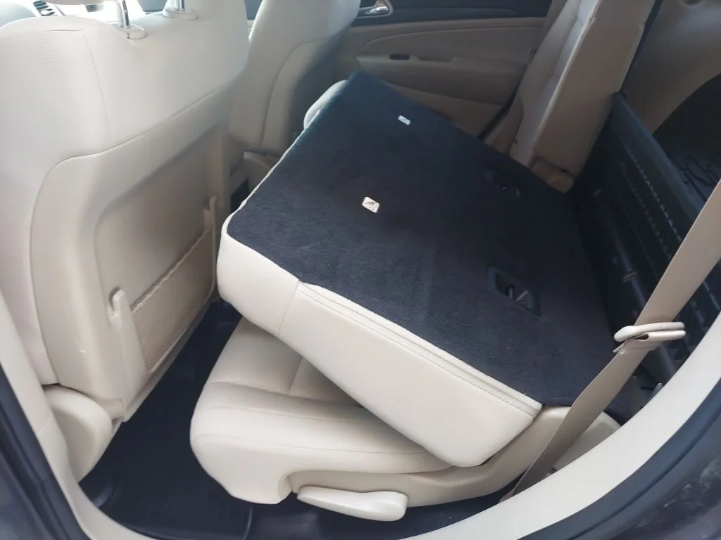 Certified Used 2019 Gray Jeep Laredo E image 39