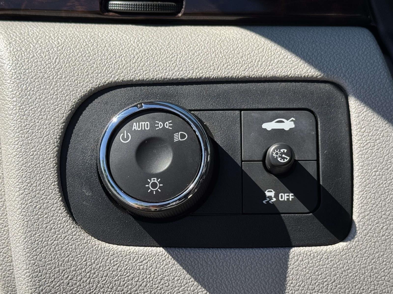 Used 2012 Black Granite Metallic Chevrolet LT Retail image 19