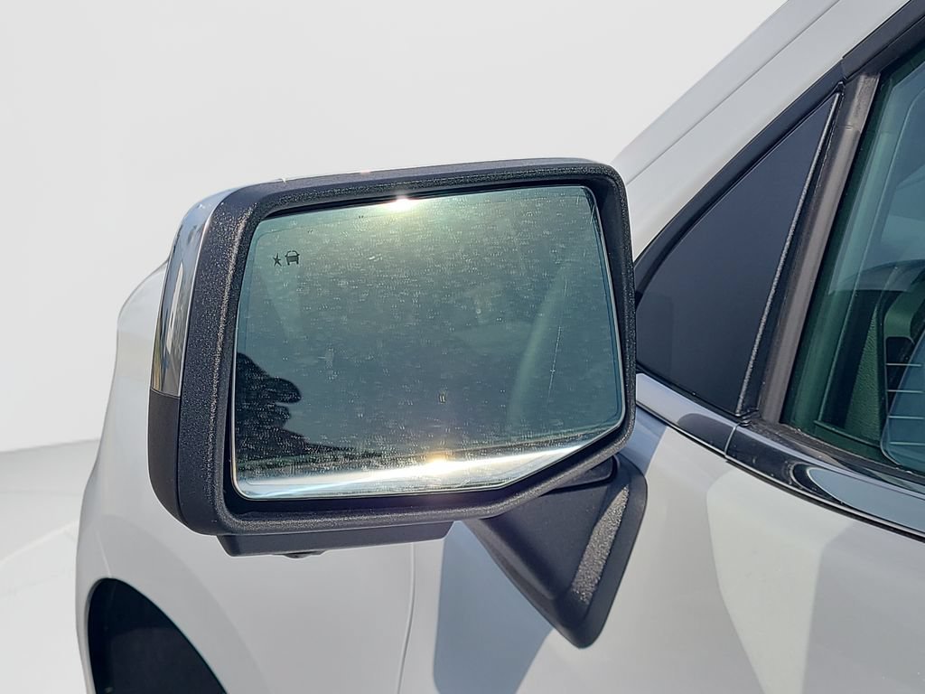 New 2026 Polar White Tricoat Chevrolet High Country image 26