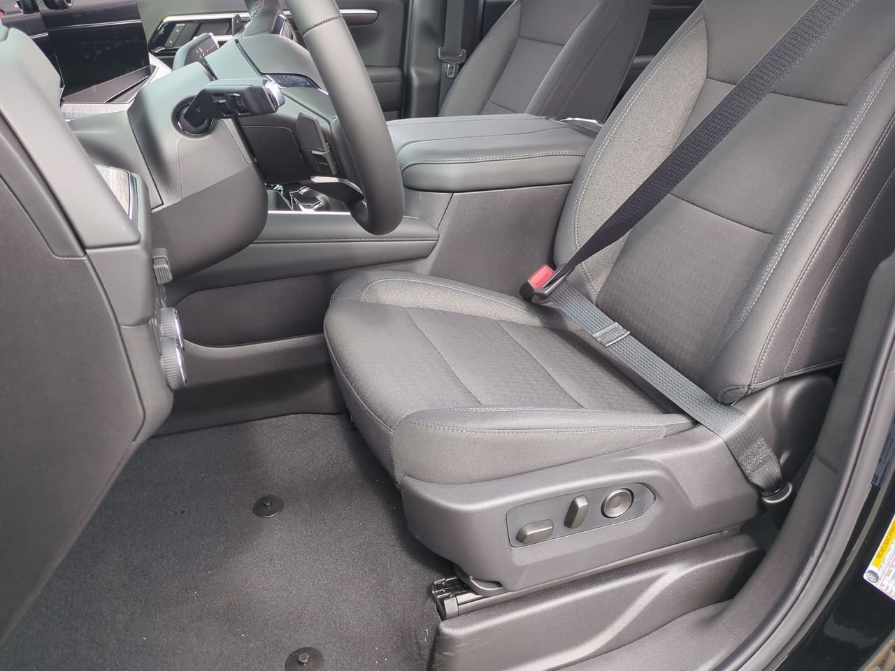 2026 Chevrolet Suburban LS - Photo 19