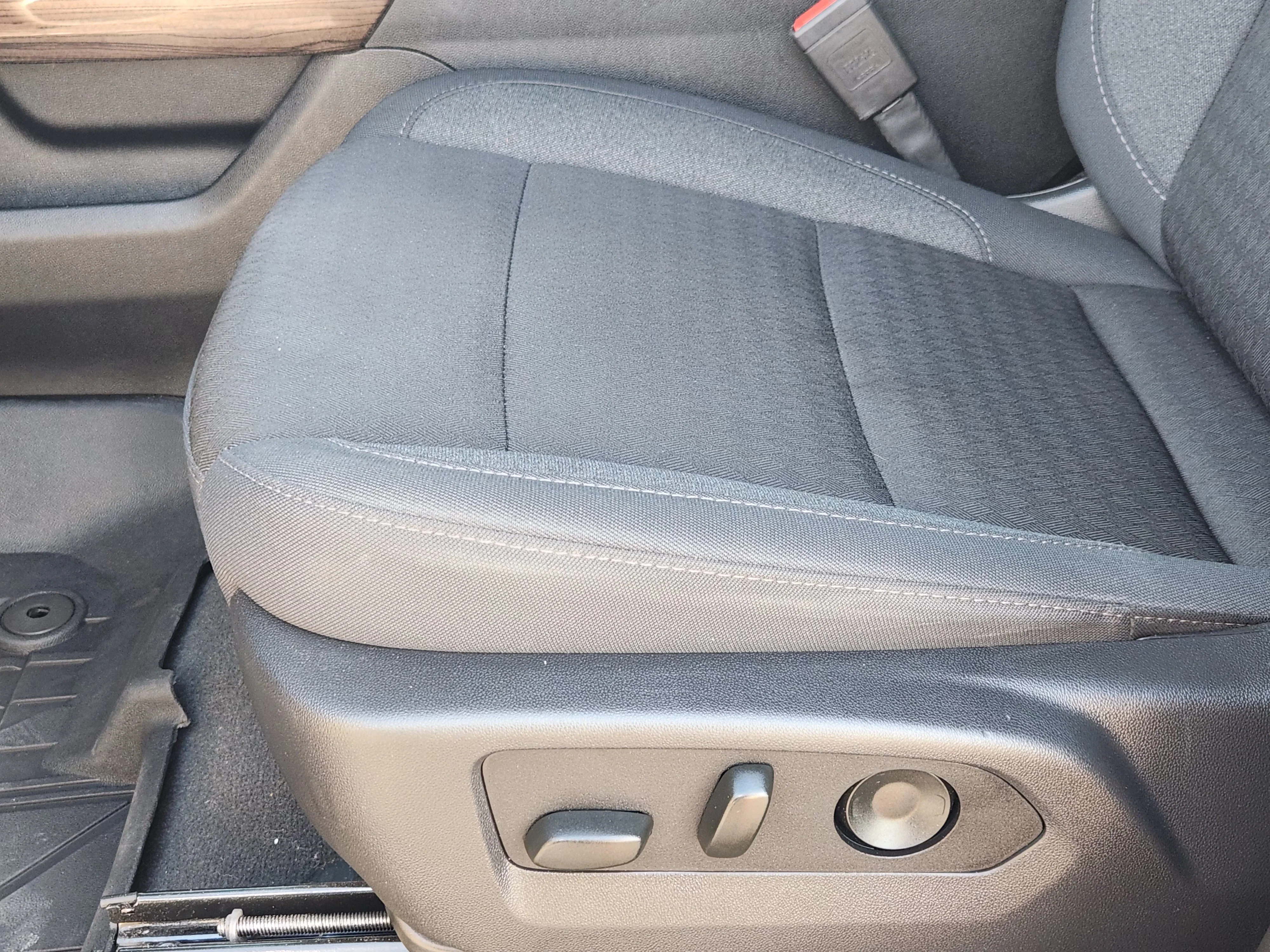 Used 2025 Sterling Gray Metallic Chevrolet RST image 25