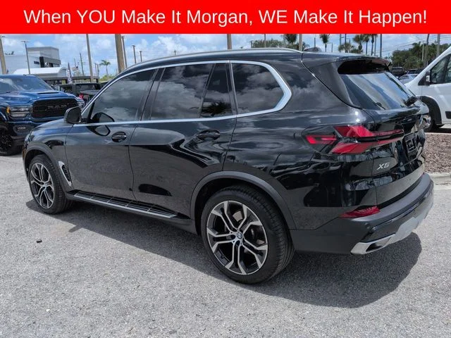 Used 2025 Black BMW sDrive40i image 9