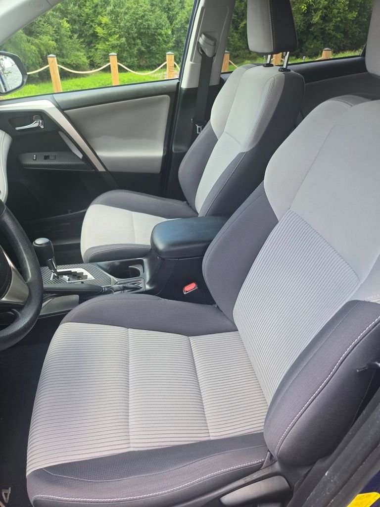 Used 2015 Blue Toyota XLE image 10