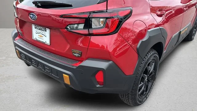 Used 2025 Red Subaru Wilderness image 37
