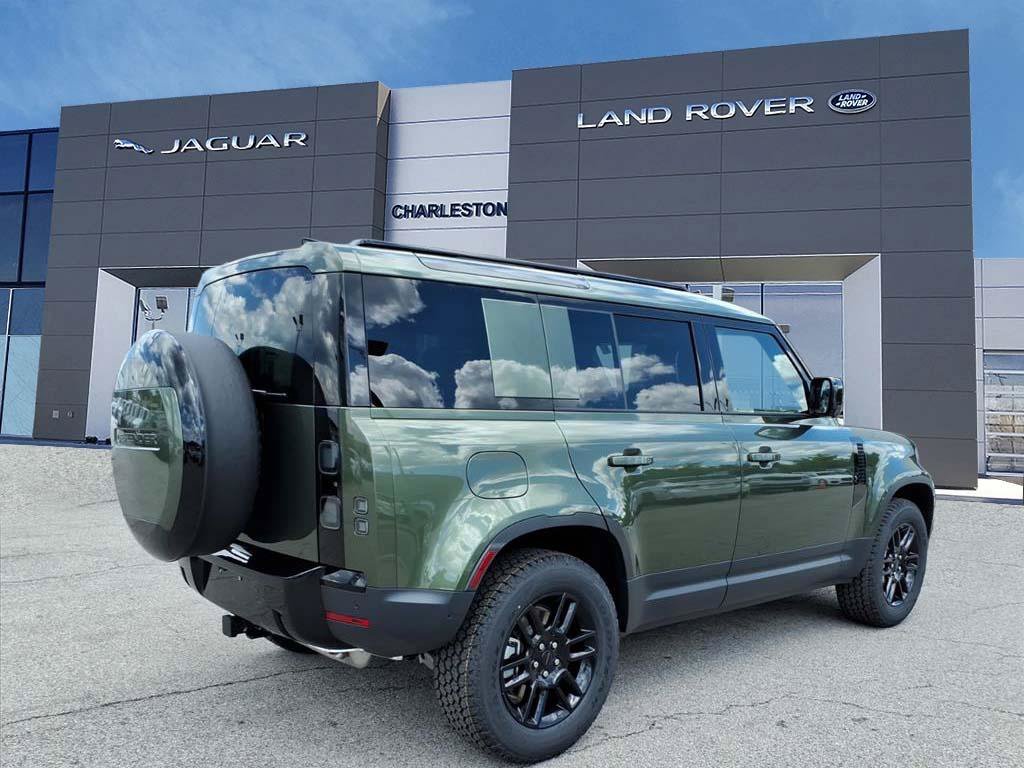 New 2026 Woolstone Green Metallic Land Rover S image 5