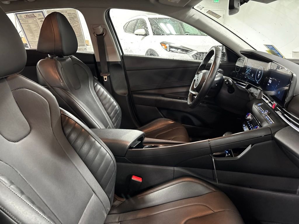 Used 2023 White Hyundai Limited image 36
