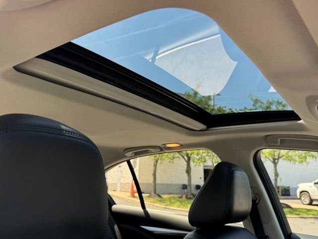 Used 2018 Gray INFINITI 3.0t LUXE image 10