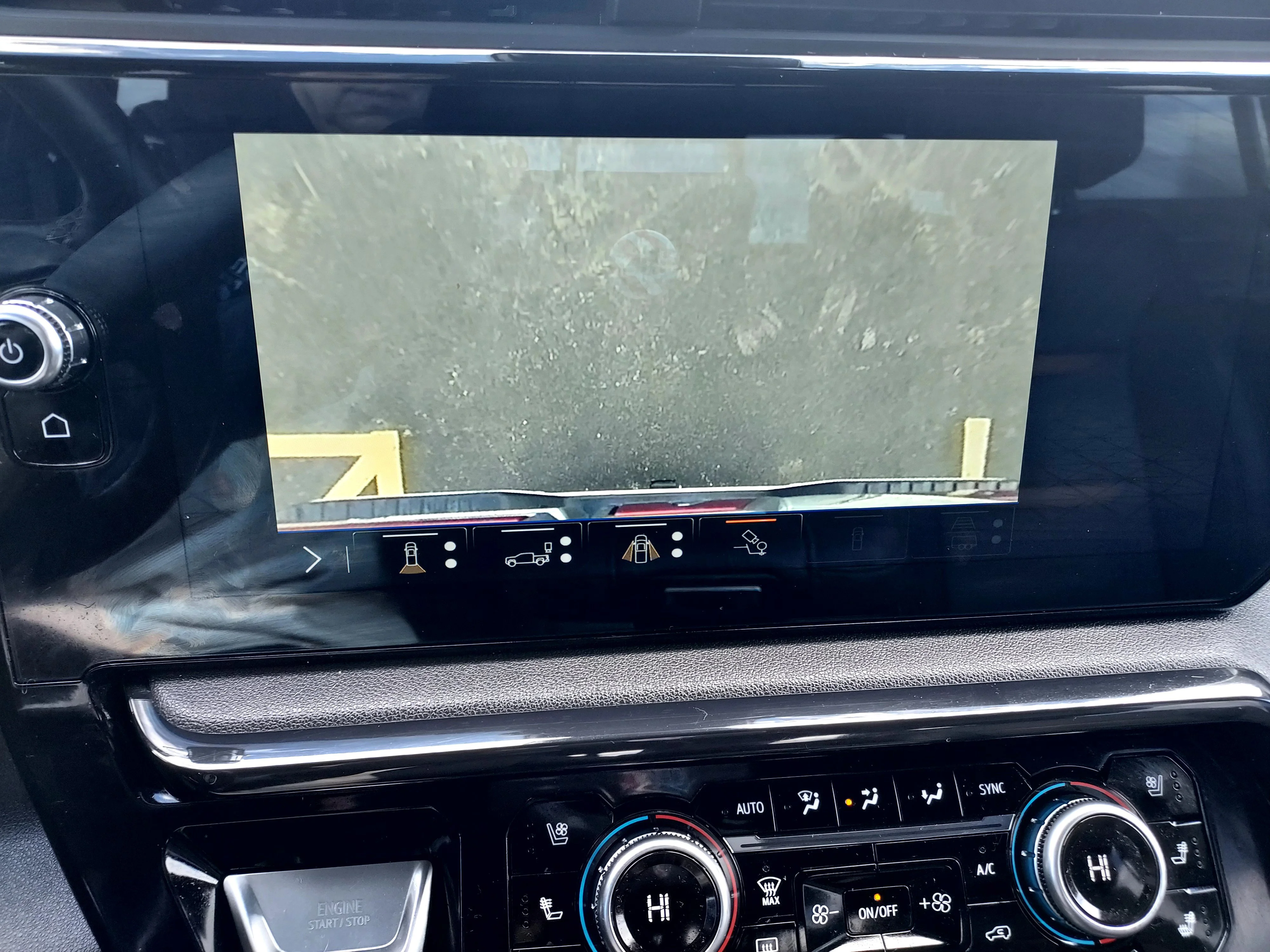 Used 2024 Summit White GMC AT4 image 39
