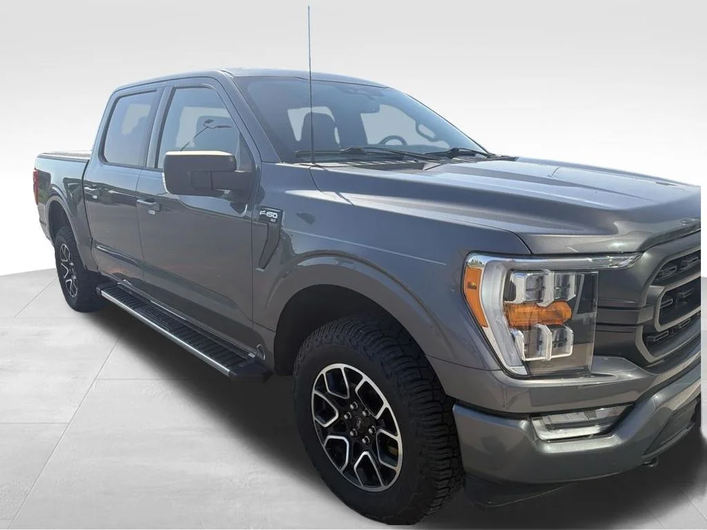 Used 2023 Gray Ford XLT image 20