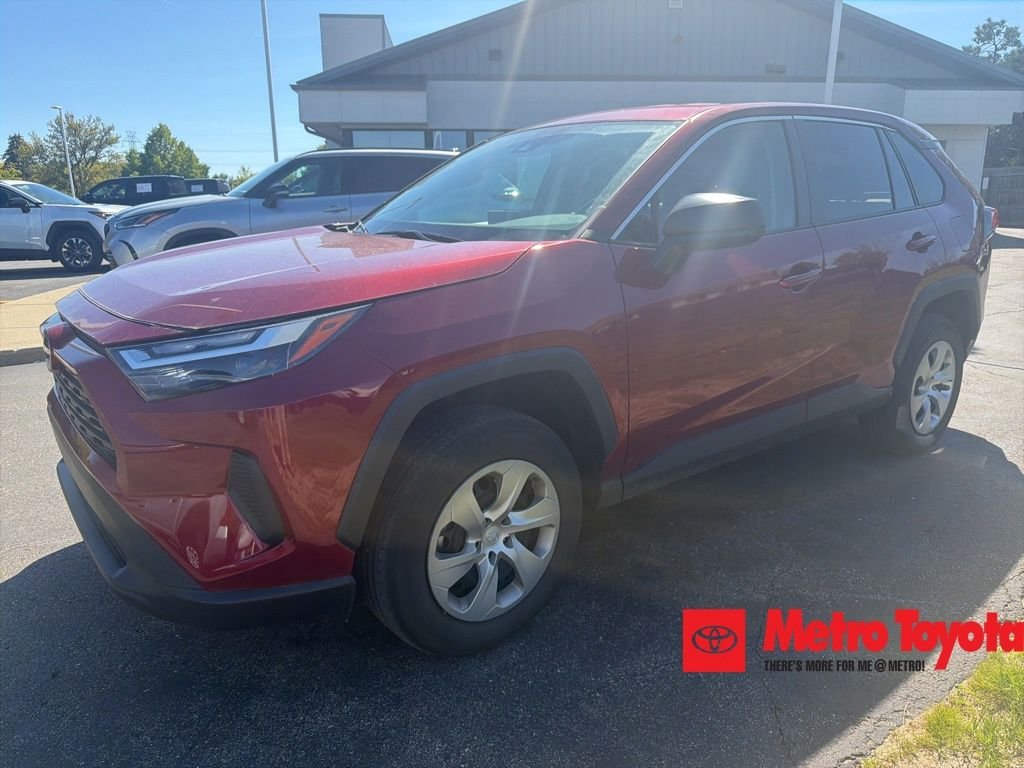 2023 Toyota RAV4 LE AWD's photo