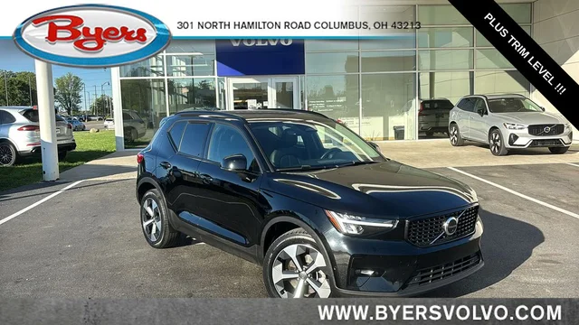 2023 Volvo XC40 B5 Plus Dark Theme
