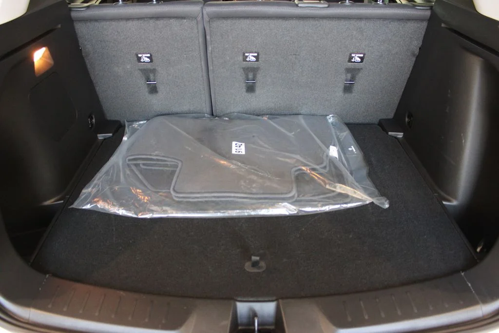 Used 2025 White Chevrolet LT image 15