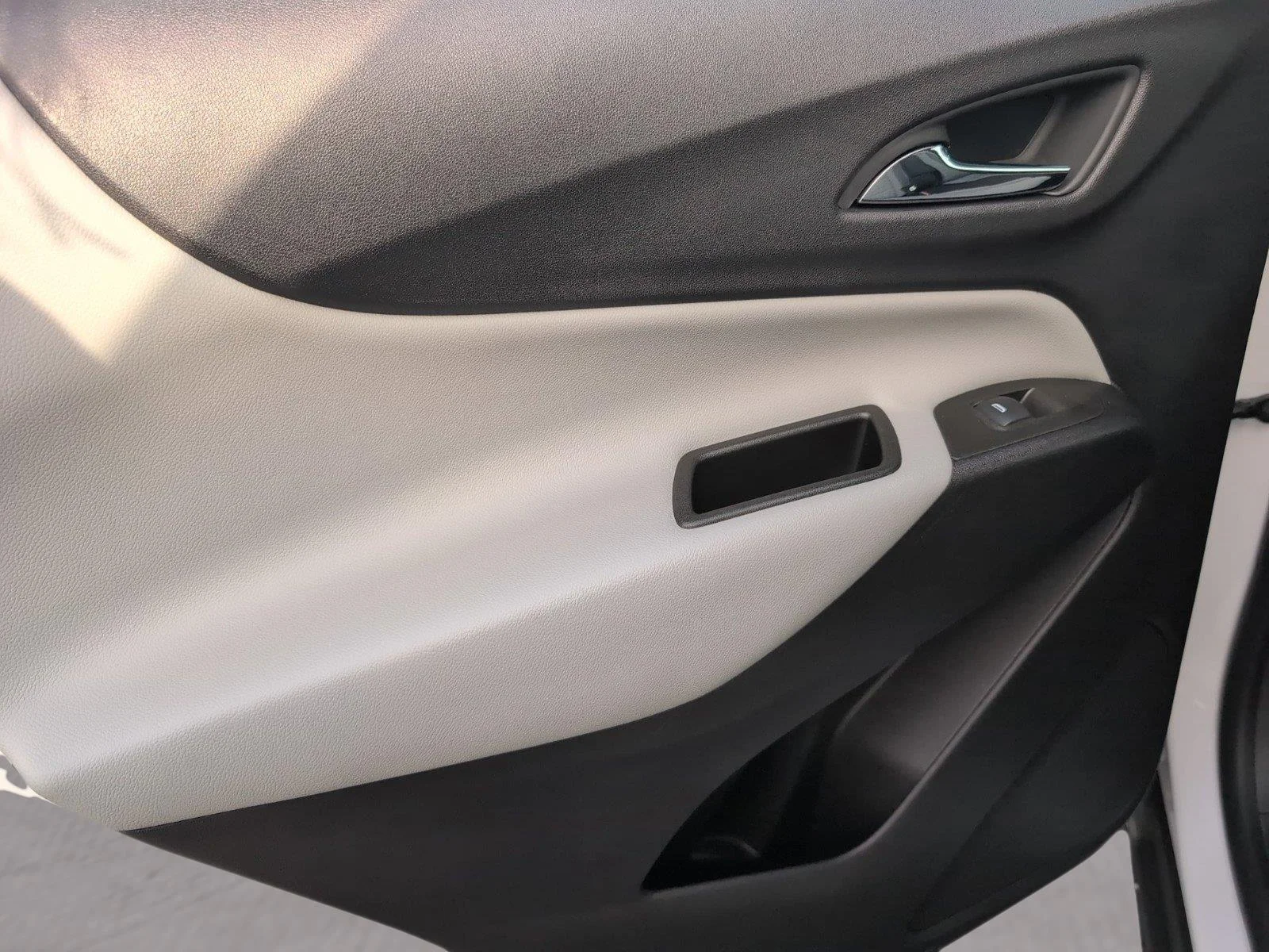Used 2024 Summit White Chevrolet LS image 36