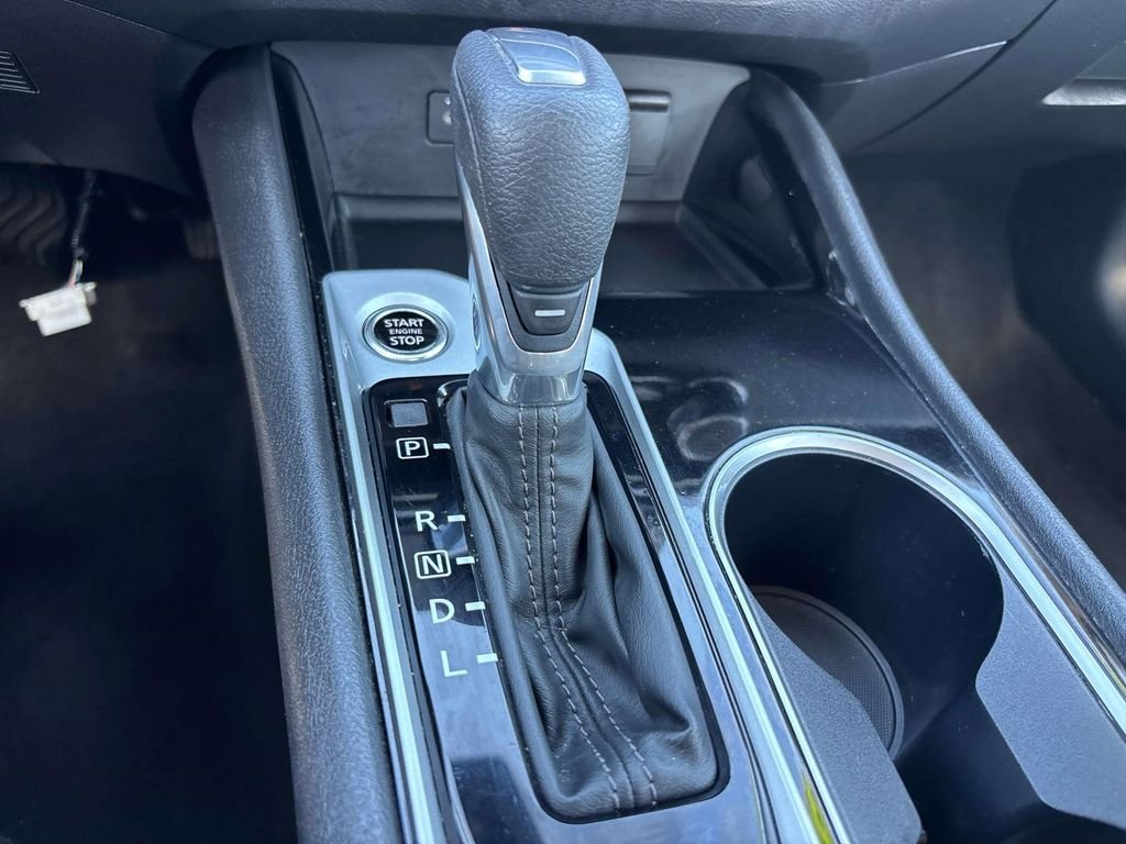 Used 2024 Silver Nissan 2.5 SV image 22